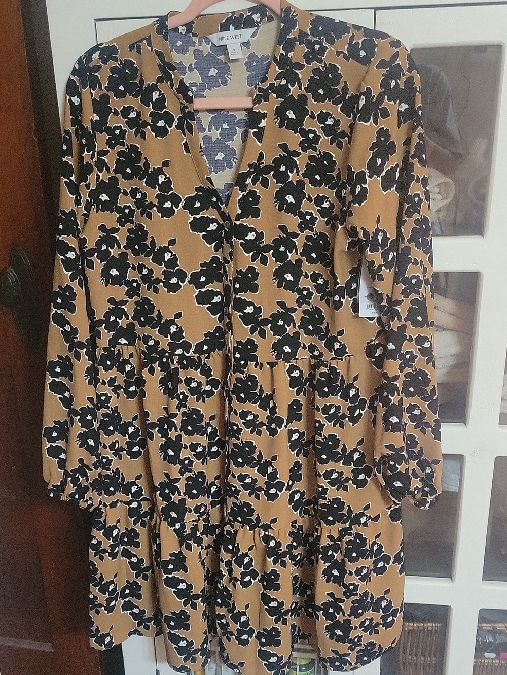 Nine West Gold/tan and Black Floral Tiered Long Sleeve Dress